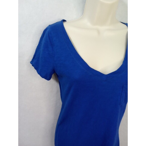 City Streets Women  Medium  Blue short sleeve V Neck‎ Pocket tee shirt - Picture 3 of 7